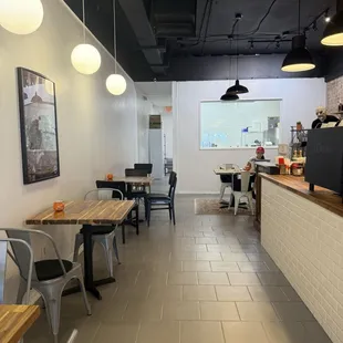 sushi and sashimi, interior