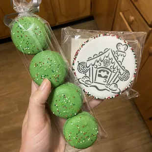 Macarons and paint your own cookie