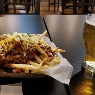 Bean chili fries w/ Strawberry Basil beer.  Another great pairing.
