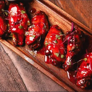 chicken wings and fried chicken, fried chicken wings, food, bbq chicken, chicken wings, poultry, bbq wings, fried chicken, chicken