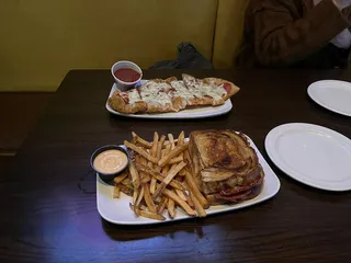 Keystone Pub & Patio | Lewis Center