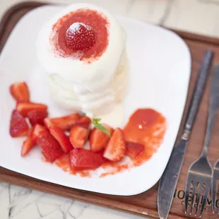 Strawberry Souffle Pancakes
