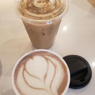 Iced Vanila Latte with half almond milk&amp; half of oat milk.