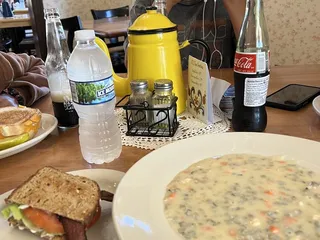 Gustaf's on Main Eatery