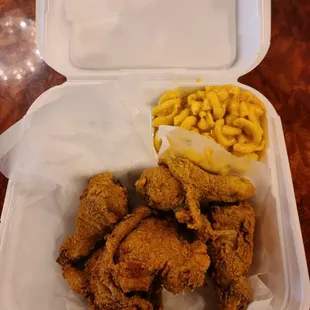 Fried chicken and mac n cheese