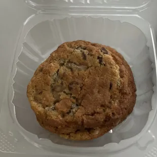 Toffee chocolate chip cookies