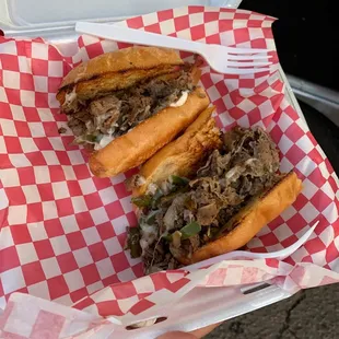 Steak and cheese sandwich (philly style)