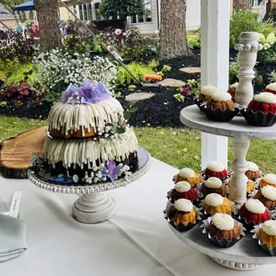 Nothing Bundt Cakes Annapolis does Country Club garden weddings ‍