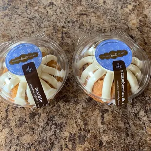 Marble flavor and strawberries &amp; cream flavor