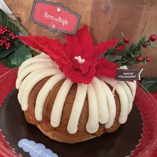 10&quot; Lemon with Poinsettia addition!
