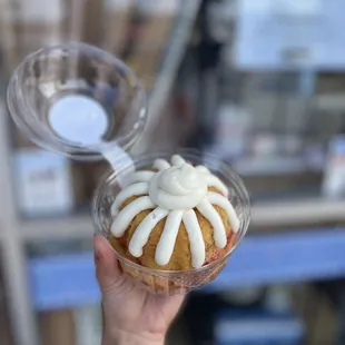 White Chocolate Raspberry Bundtlet