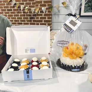 Bundtinis and Bundt cake