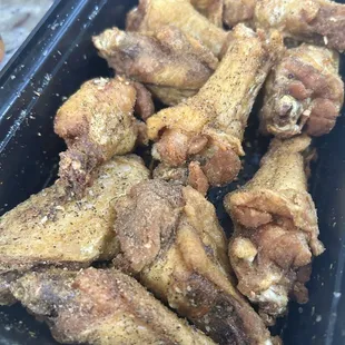 food, bbq chicken, bbq wings, poultry, chicken, fried chicken wings, fried chicken, chicken wings, chicken wings and fried chicken