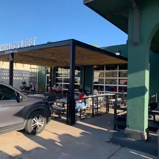 Exterior seating and entrance