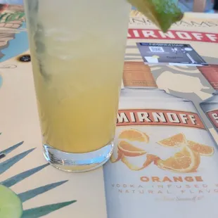 Happy hour vodka + pineapple