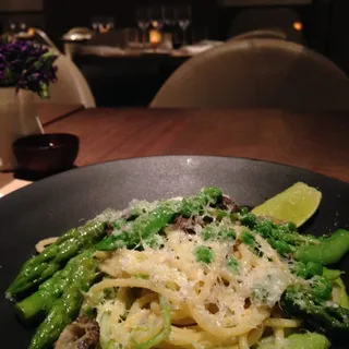 Spaghetti Asparagus Pesto