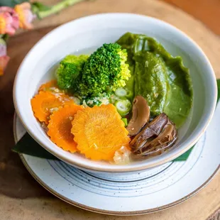 Wonton Stuffed, cabbage, shitake mushroom, vegetable clear broth.