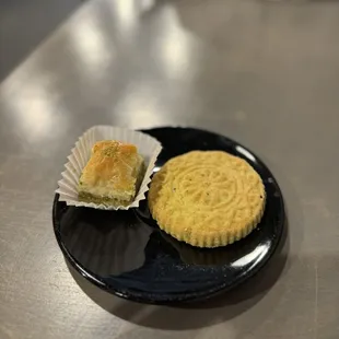 food, dessert, cupcakes