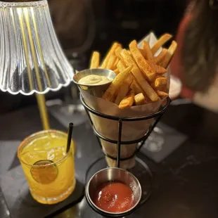 Seasoned Fries &amp; Mary Lennox