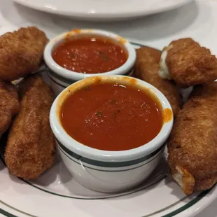 Mozzarella sticks and marinara.  These did not disappoint.