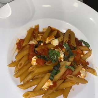 Penne Al Pomodoro E Mozzarella