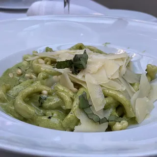 Strozzapreti Al Pesto