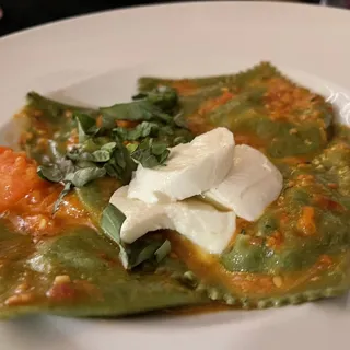Ravioli Di Spinaci Con Mozzarella Di Bufala