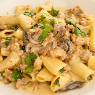 pasta dish, pasta, food