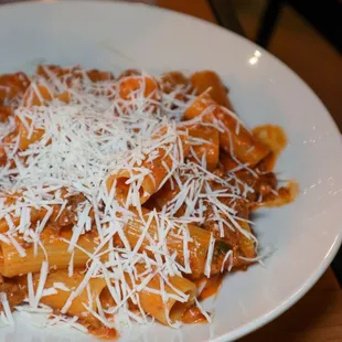 Rigatoni alla Bolognese @tiffhuangry