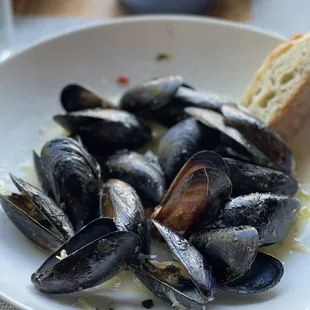 Mussels with white wine sauce