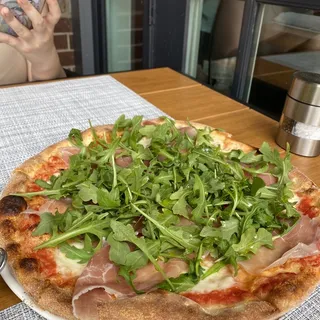 Crudo e Rucola Pizza