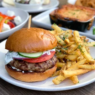 Panos Burger. Photo by @martiwantsmore
