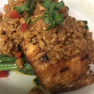 House of Salmon (NOT come w/ rice)