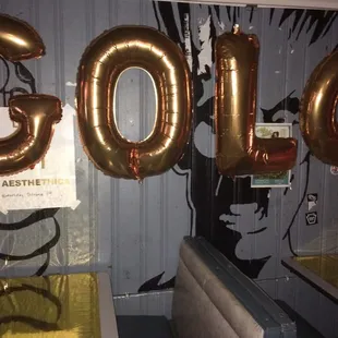 Gold night. Show dem golds!