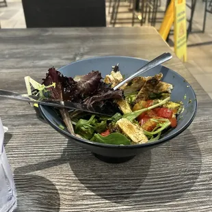 Spicy jerk chicken salad 3/5