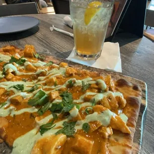 Chicken tikka masala flatbread w/ Wurzburg cocktail