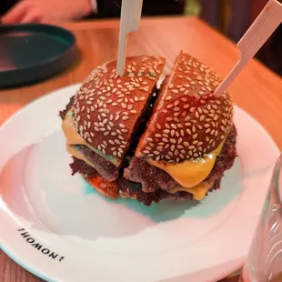 legendary cheeseburger