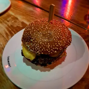 Legendary Cheeseburger