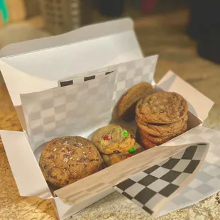 How cute is my little box of pick your own 12 cookies (Missing: cookie that I ate before photo)!