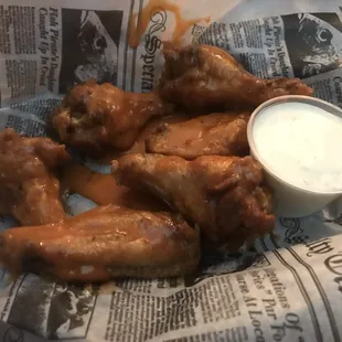 Nox sauce!  Just right! Warm, but not too hot just T and F sauce at the Monroe Hotel in Butler!