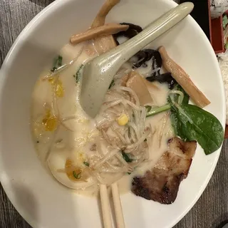 Tonkotsu (Pitan) Ramen