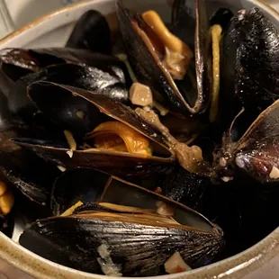 Mussels with cotton candy