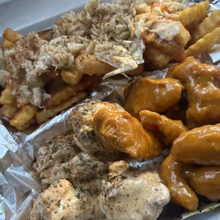 5 wings 5 tenders with crabmeat loaded French fries