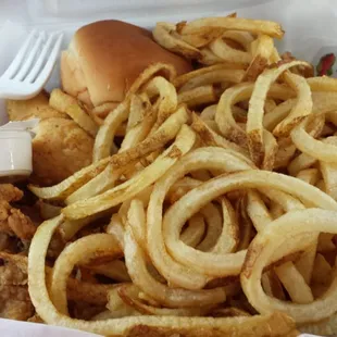 my 3 piece broasted chicken dinner...whooo doggie it was good!!!