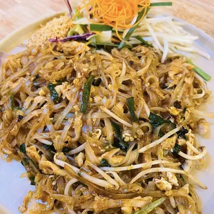 Moist, flavorful Pad Thai with chicken