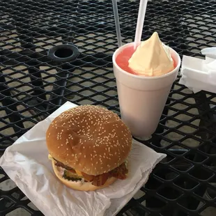 Bacon Cheeseburger