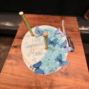 This is the cake I got from Mama