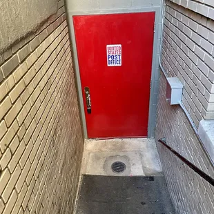 Back door/&apos;secret entrance&quot;