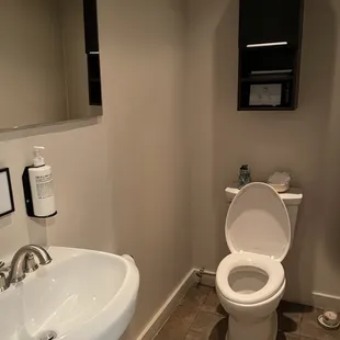 2 individual bathrooms