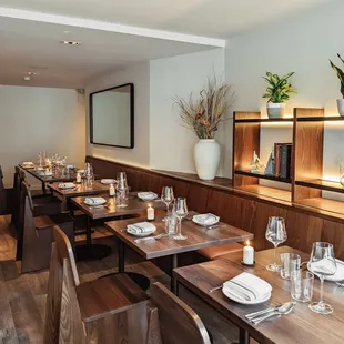 sushi and sashimi, interior